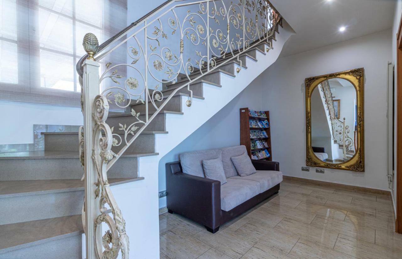Apartaments Bt Vent De Garbi Empuriabrava Ngoại thất bức ảnh